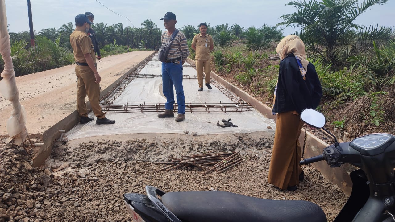 adbang-monitoring-ke-camatan-meninjau-lanjutan-peningkatan-jalan